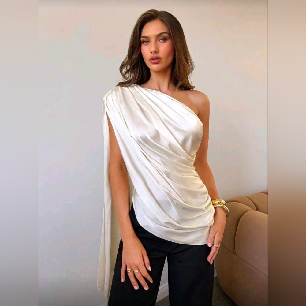Aloruh Asymmetrical Satin Sleeveless Blouse